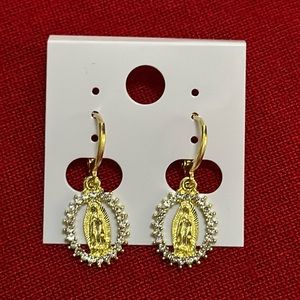 Aretes de la virgencita de Guadalupe de oro laminado